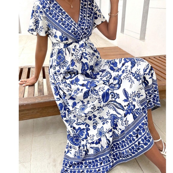 Maternity Floral Print Butterfly Sleeve Belted Maxi Dress - Picture 2 of 3